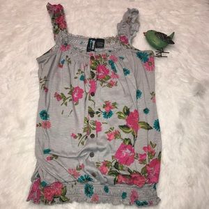Small Weavers gray  button Front floral Tank